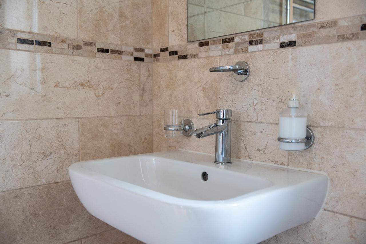 Harmony House- Impeccable 4-bed In * Derby