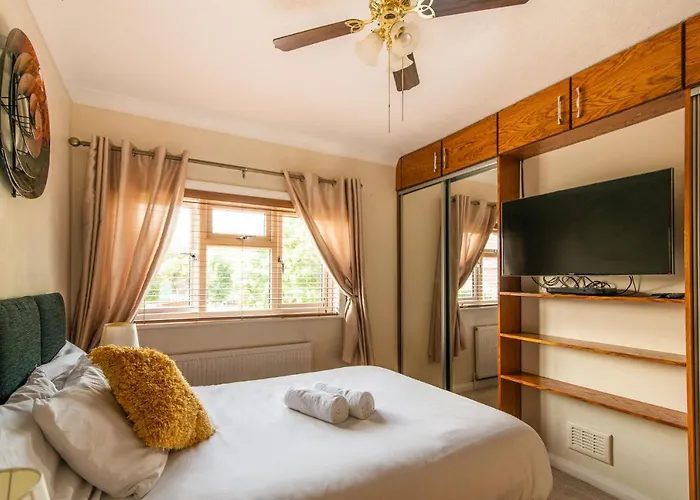 Harmony House- Impeccable 4-Bed In Derby